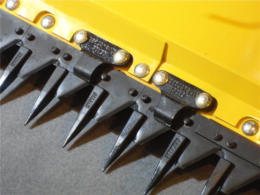 Factory Price Combine Harvester Red Safe Knife Guard(图3)