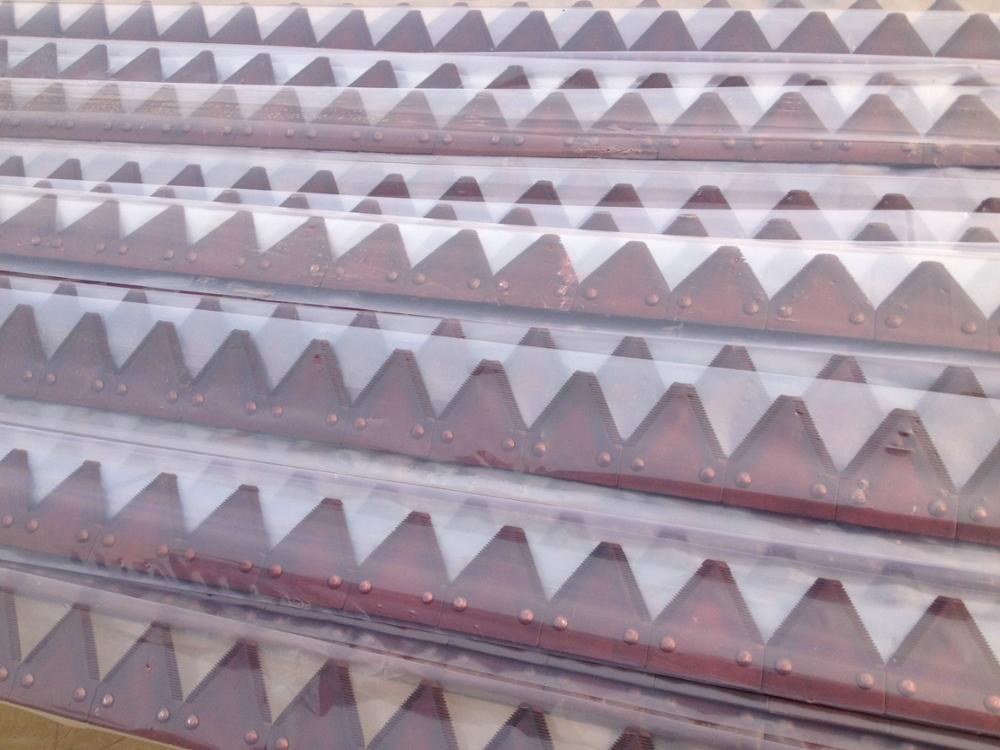 4A1051 (M1-2VD3) Grain head cutter bar knife section for Combine harvester(图7) 4A1051 (M1-2VD3) Grain head cutter bar knife section for Combine harvester(图7)