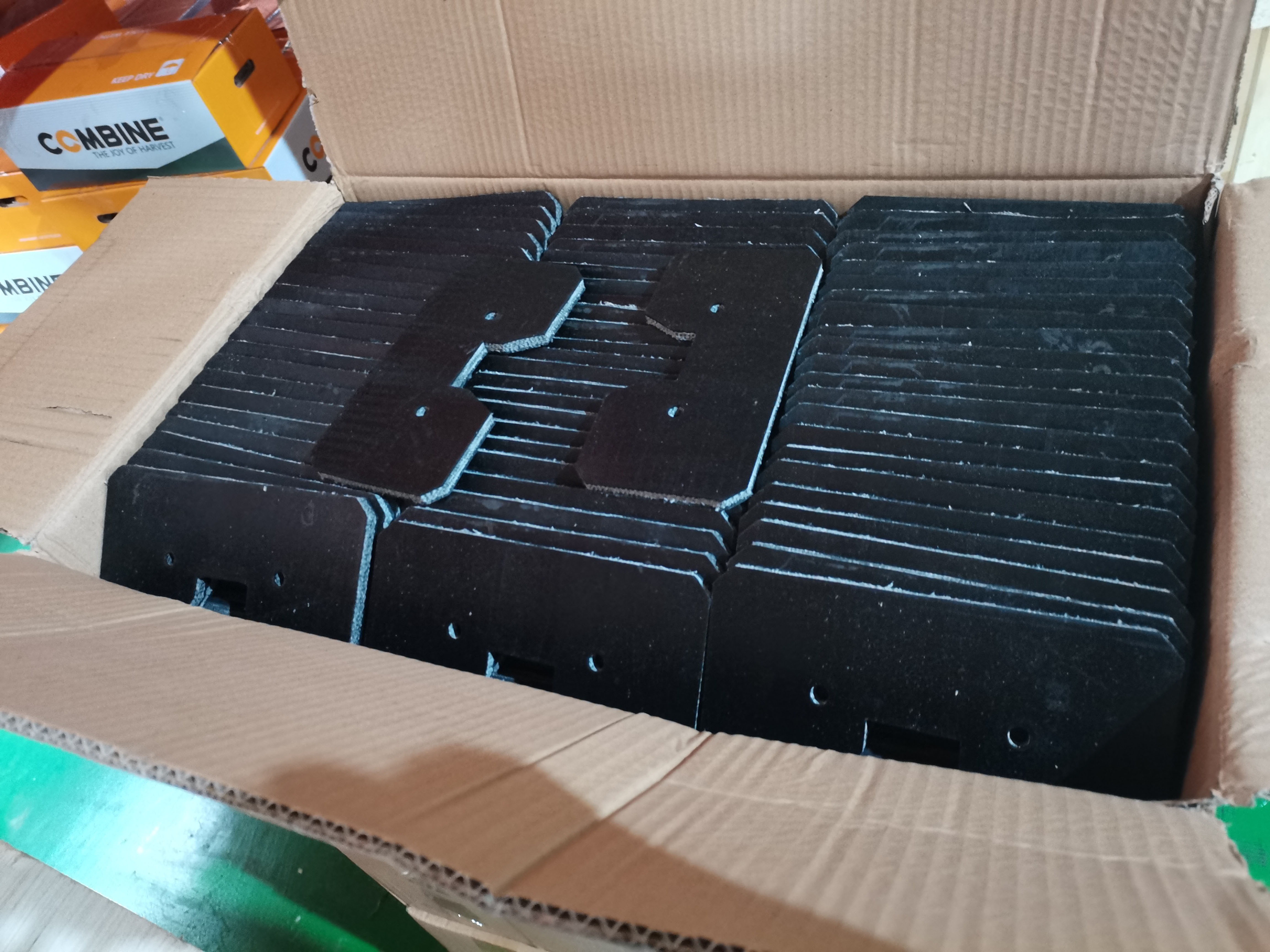 Grain Elevator Roller Chain Assembly Conveyor Rubber Steel(图11)